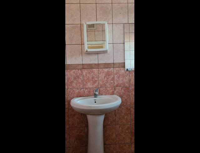 1.5 BEDROOM FLAT RENTED IN MORNINGSIDE